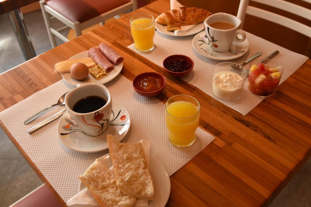 Hotel Continental Vierzon Zewnętrze zdjęcie